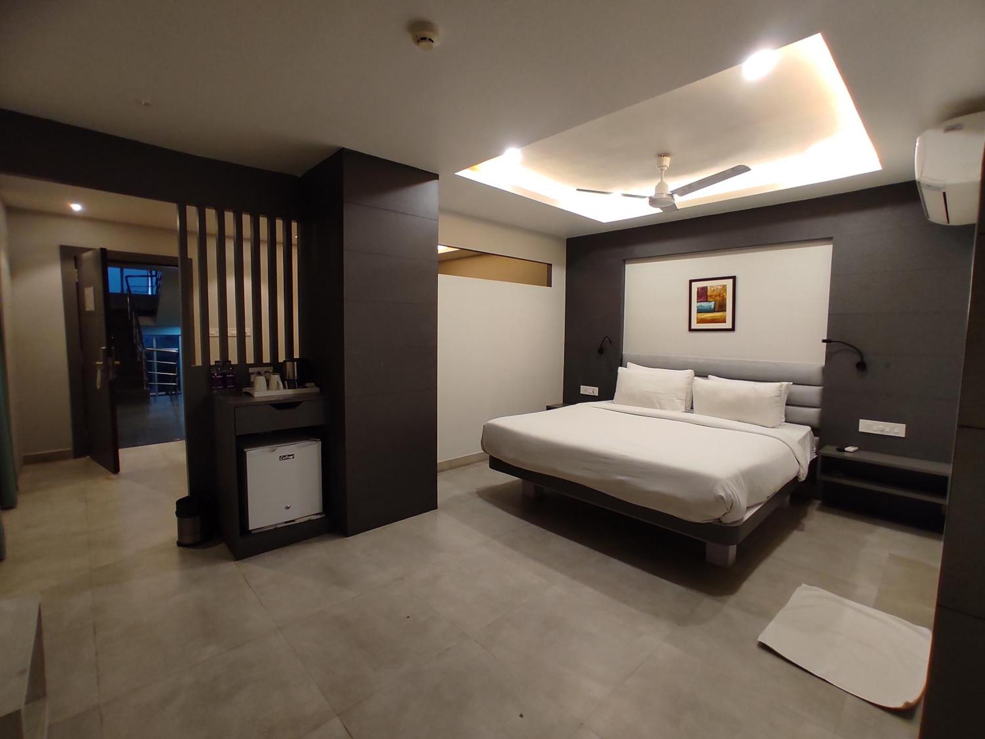 Hotel Rishiraj, Nagaon Nagaon  외부 사진