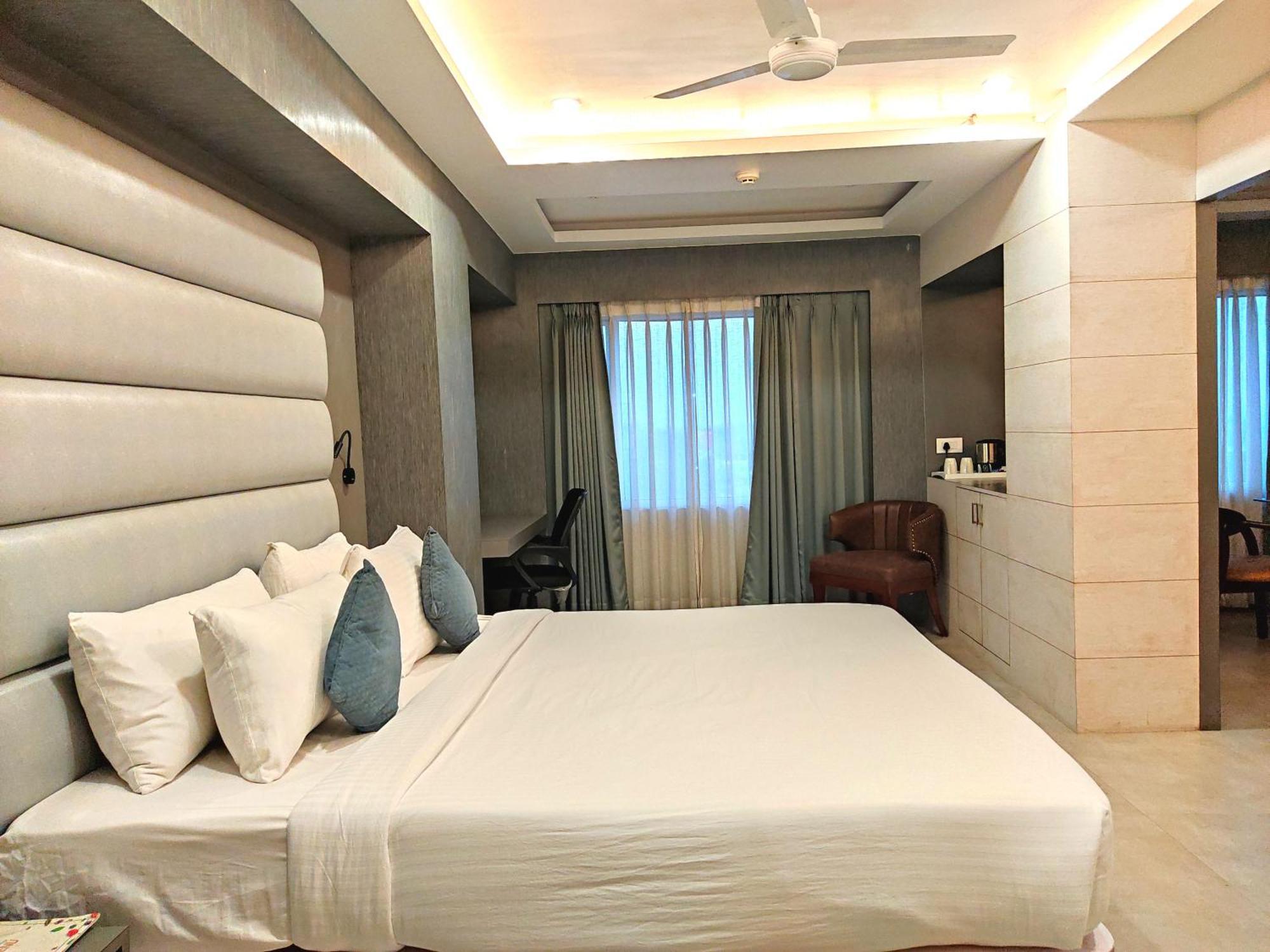 Hotel Rishiraj, Nagaon Nagaon  외부 사진