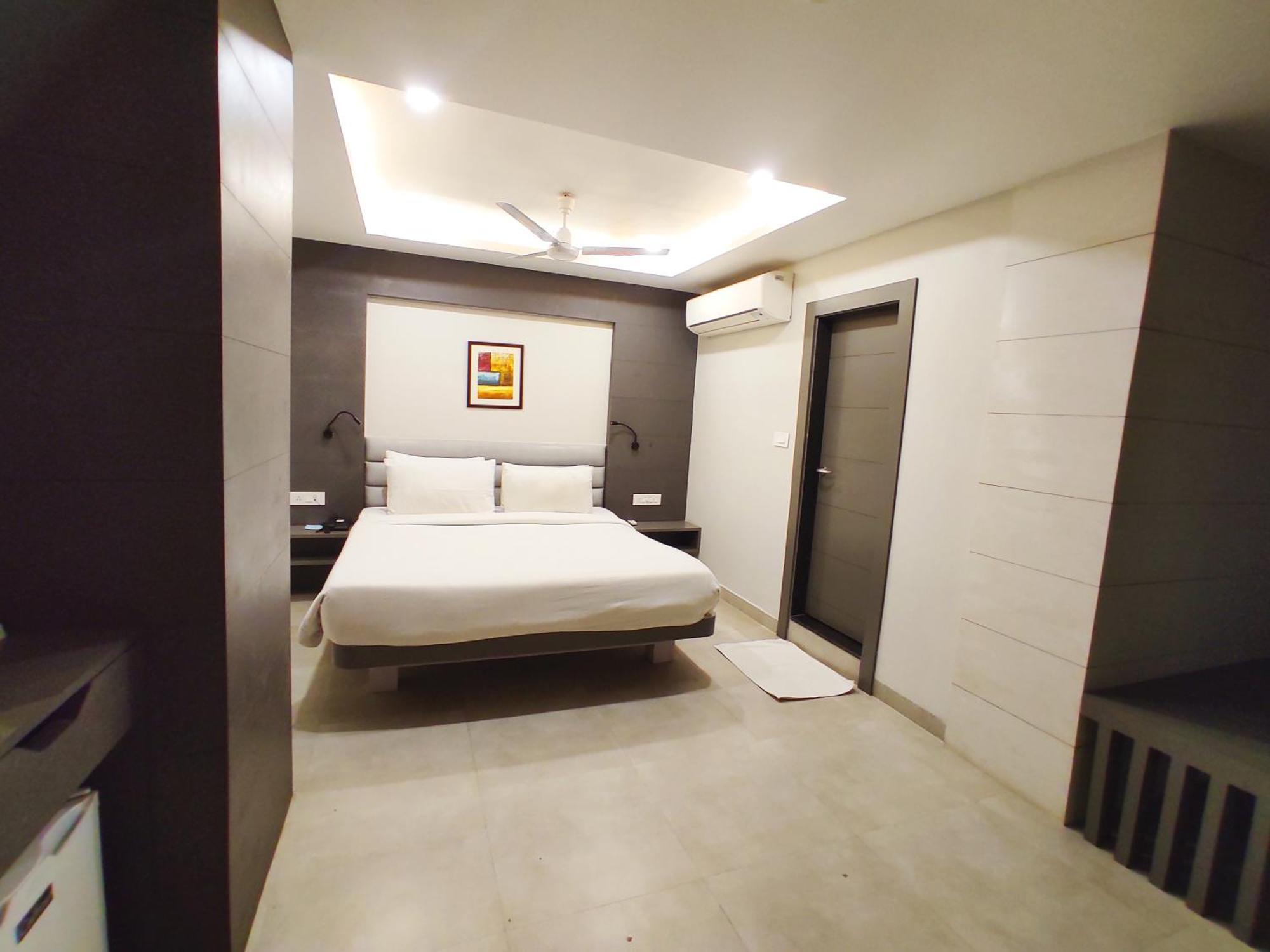 Hotel Rishiraj, Nagaon Nagaon  외부 사진