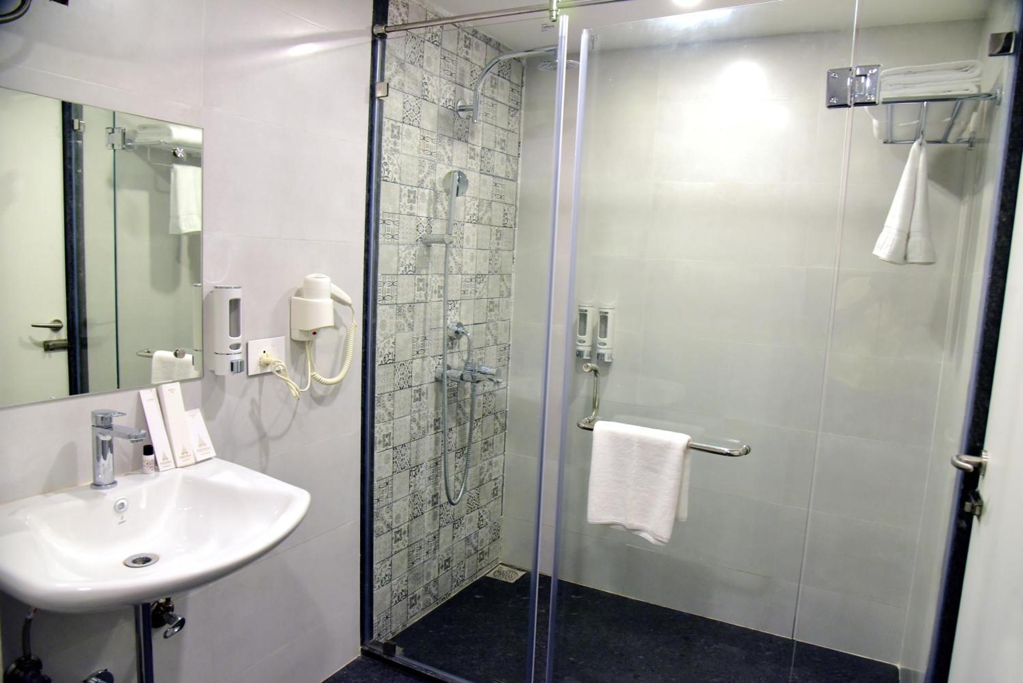 Hotel Rishiraj, Nagaon Nagaon  외부 사진